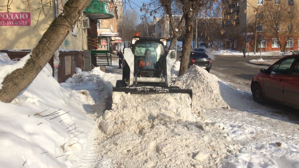 Кировчане жалуются на огромное количество соли на дорогах и тротуарах