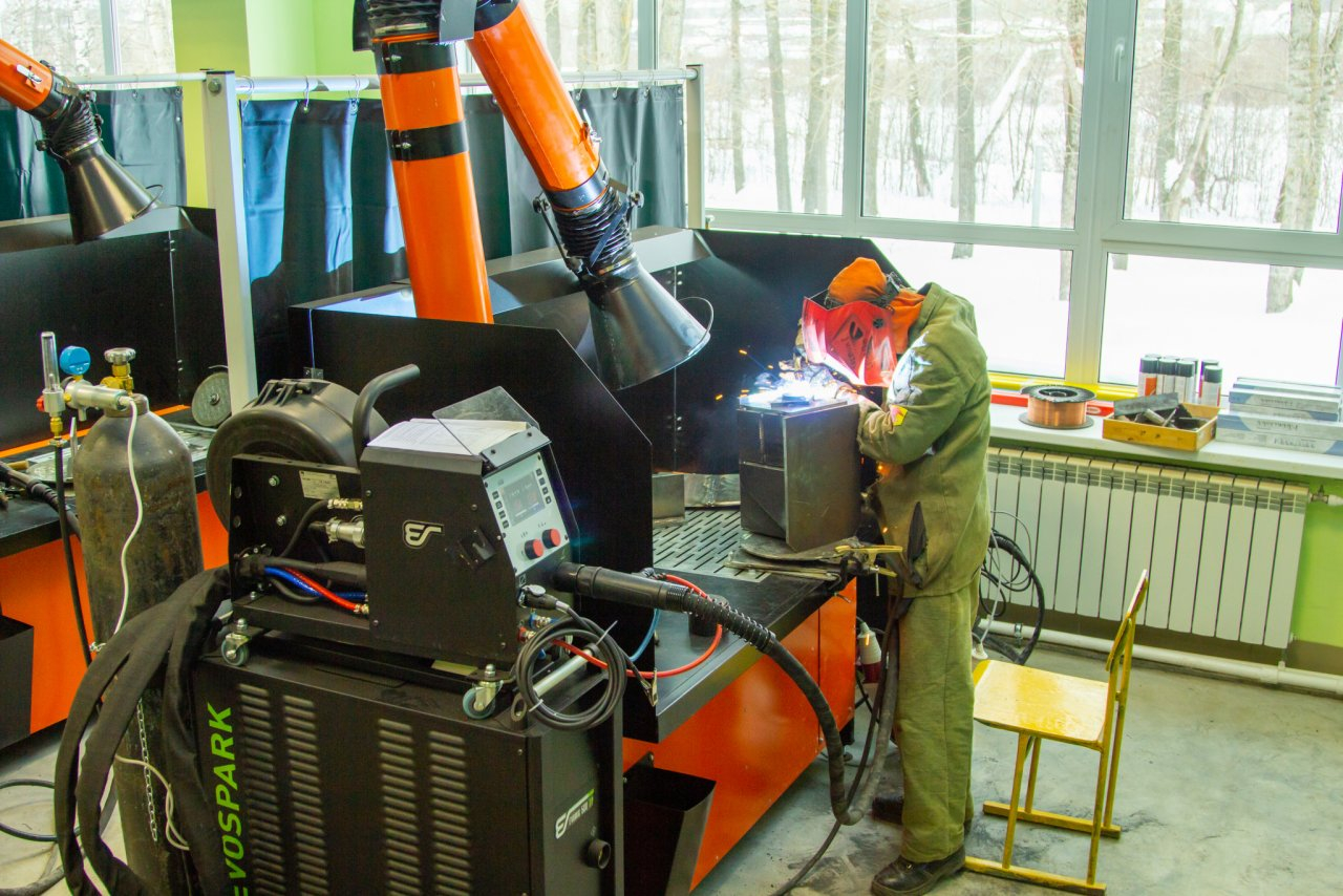 В Вятский электромашиностроительный техникум завезли новое современное оборудование
