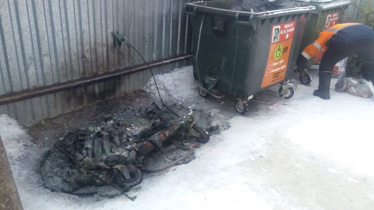 В Кирове начали массово портить мусорные контейнеры