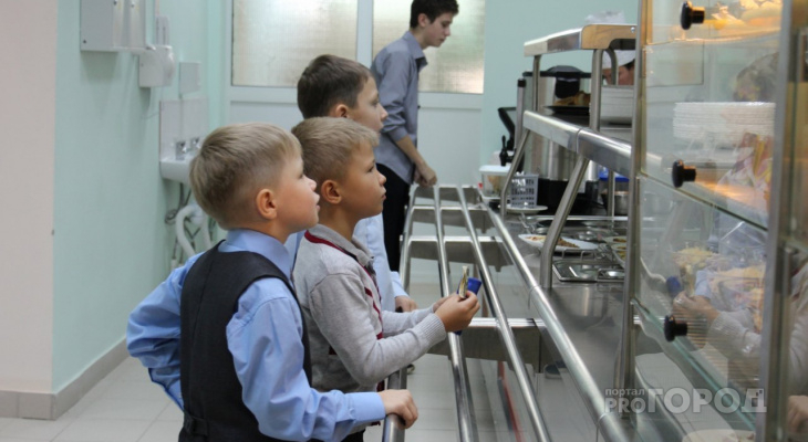 В кировских школах могут появиться автоматы с едой и напитками