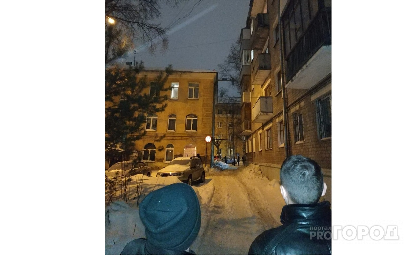 В Кирове на женщину с крыши упала глыба льда: возбуждено уголовное дело
