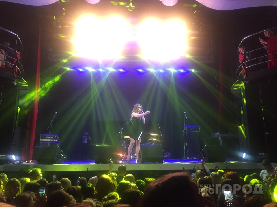 В Кирове выступила певица Акула в преддверии Дня защитника Отечества