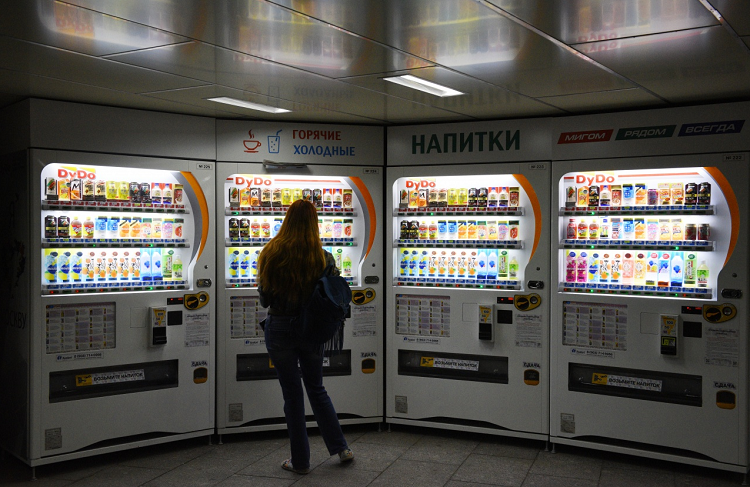 Кировские власти запретили устанавливать вендинговые автоматы в школах города
