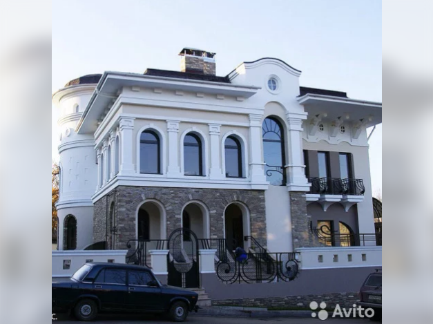 В центре Кирова элитный особняк продают за 60 миллионов рублей