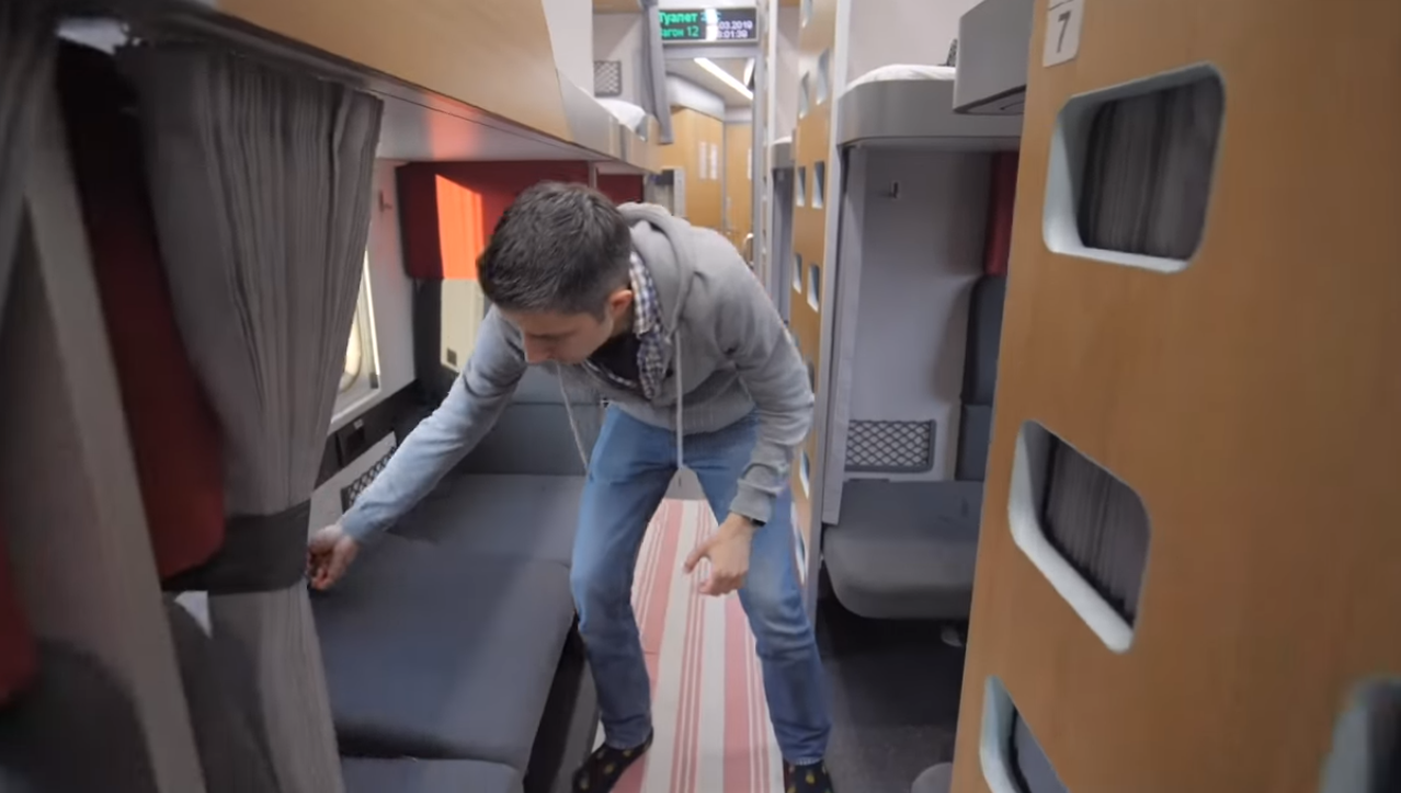 Видео: пассажиры протестировали новые плацкартные вагоны от РЖД