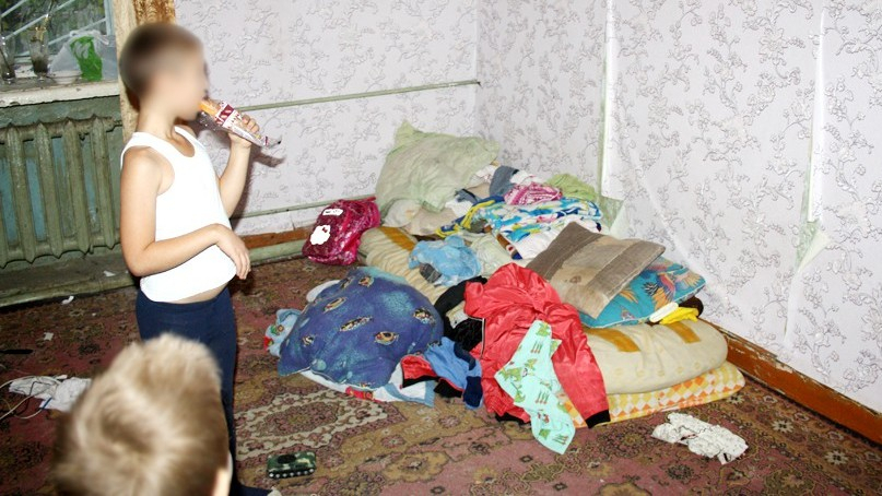 В Кирове из четырех семей забрали детей из-за опасности для их жизни