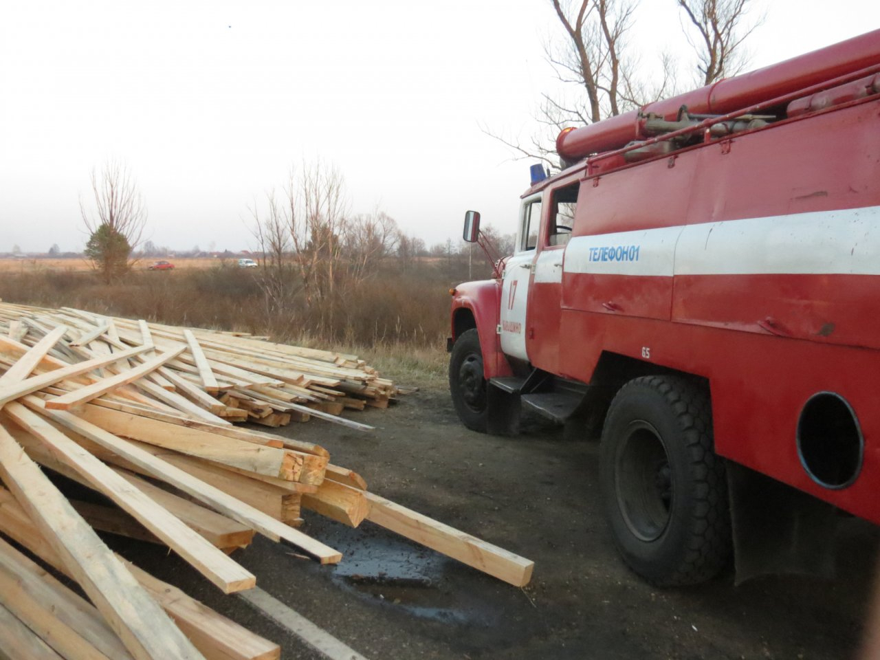В Кировской области огонь уничтожил 100 тонн соломы