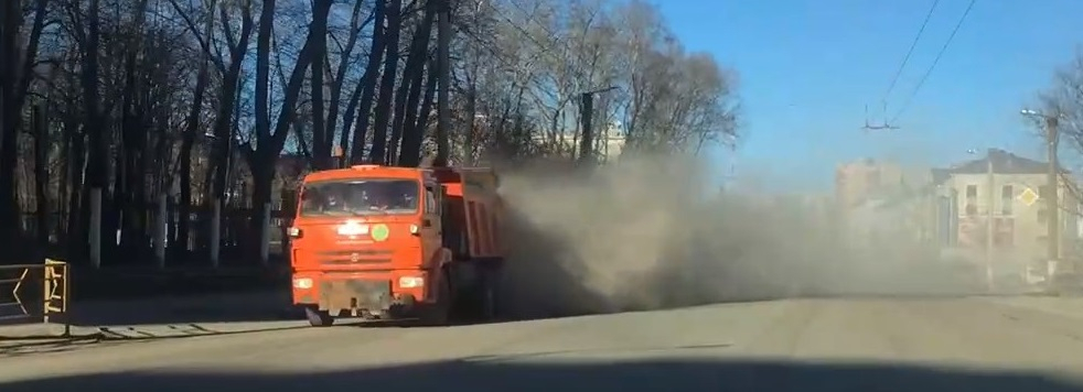 За пыльную уборку в Кирове подрядчикам грозит штраф