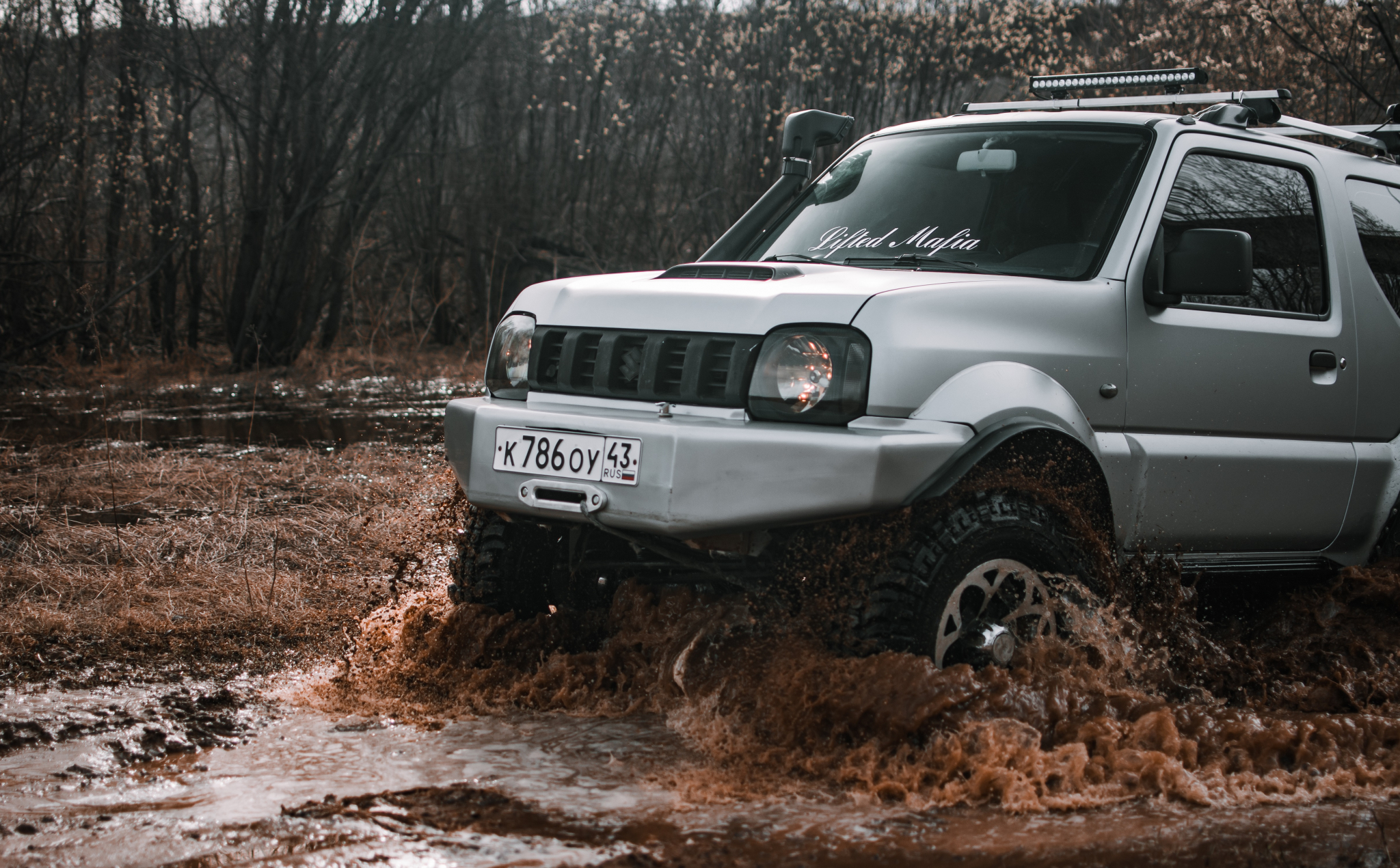 Тест-драйв: как ведет себя японский малыш Suzuki Jimny на дорогах Кирова