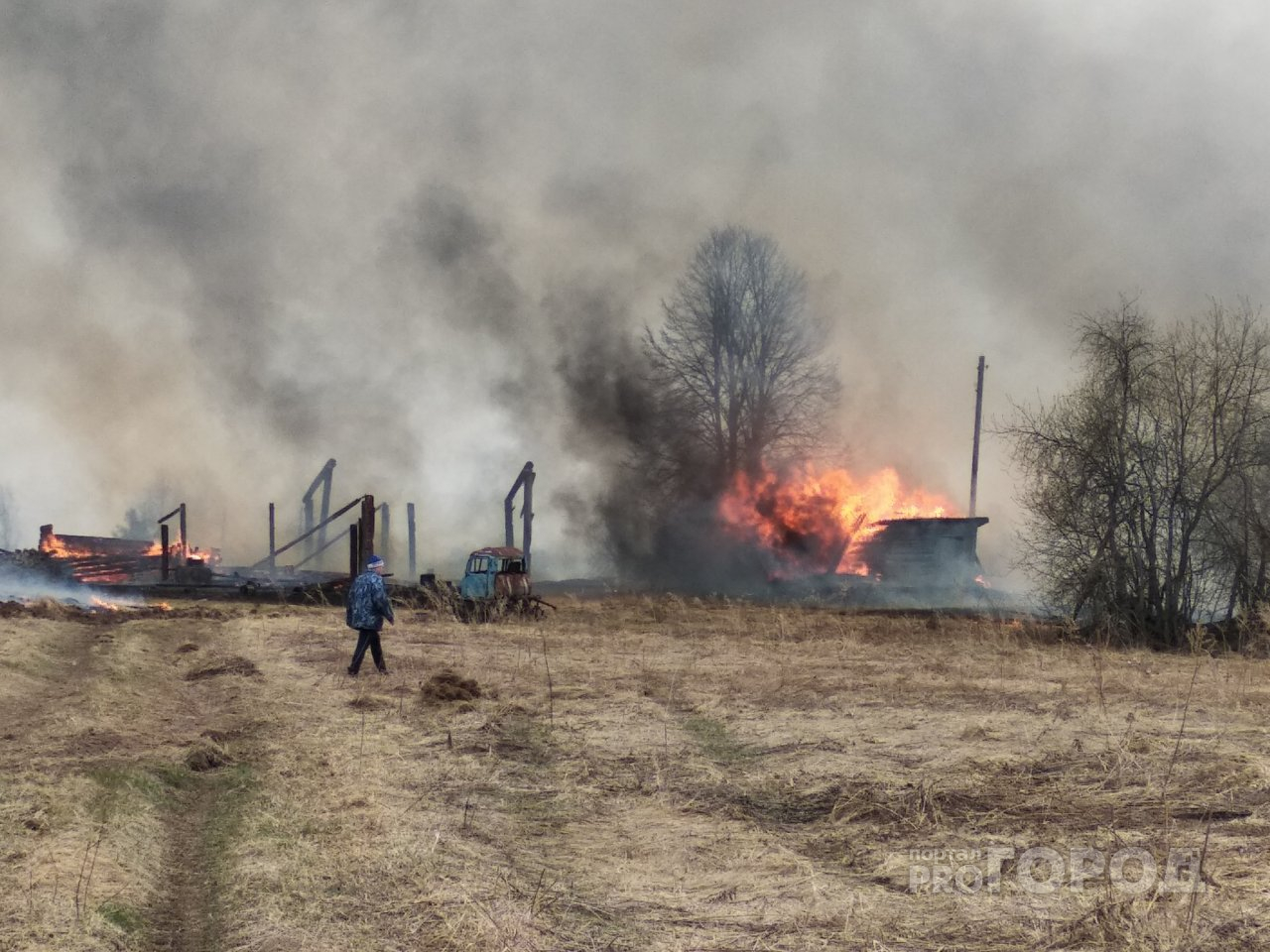 Фоторепортаж: в пожаре в Кильмезском районе сгорели 13 домов