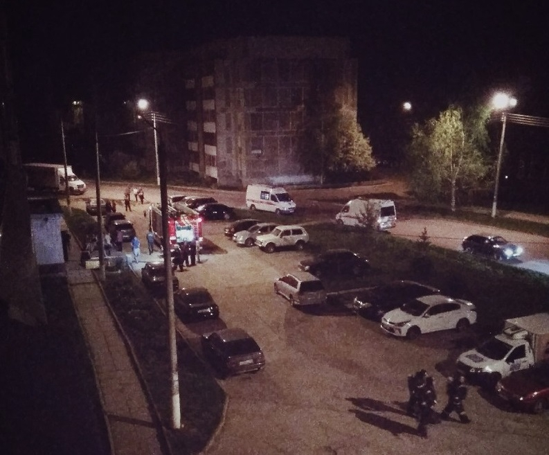 В Кирове из-за поджога коляски ночью эвакуировали жильцов 5-этажки