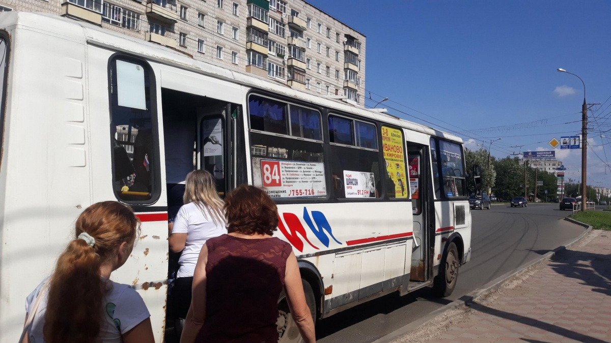 В Кирове в автобусе № 84 травмировалась девушка