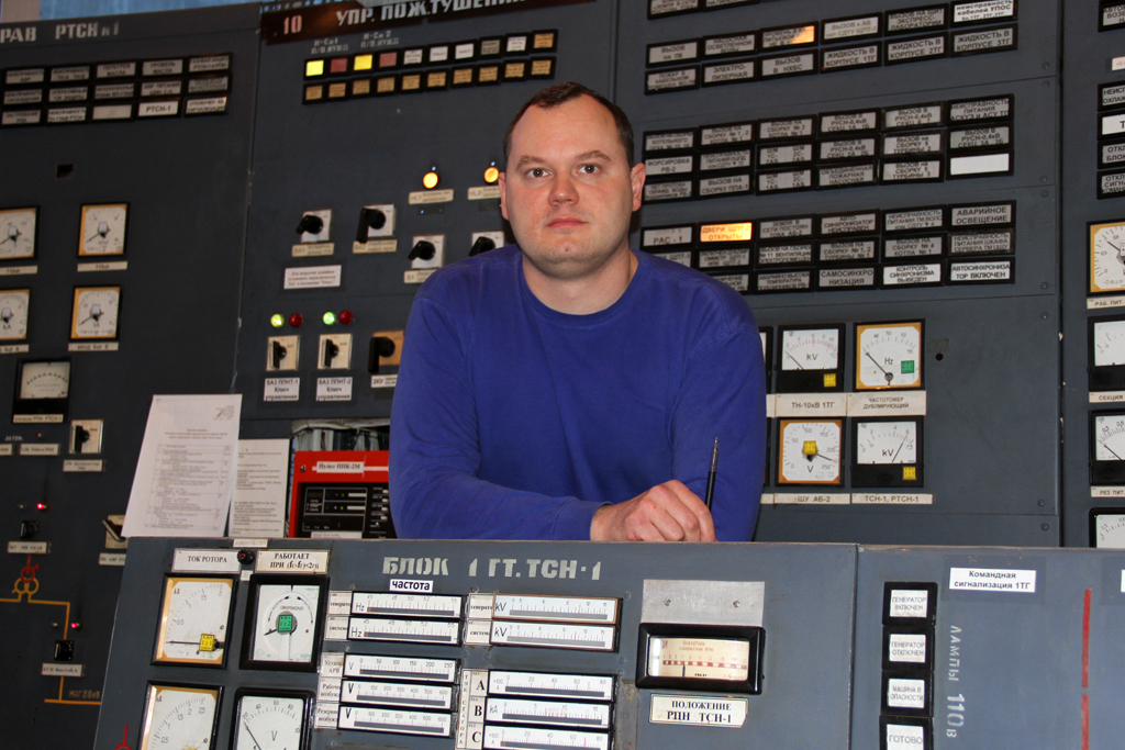 «Музыка помогает в работе на станции»: начальник смены электроцеха ТЭЦ-5 о работе