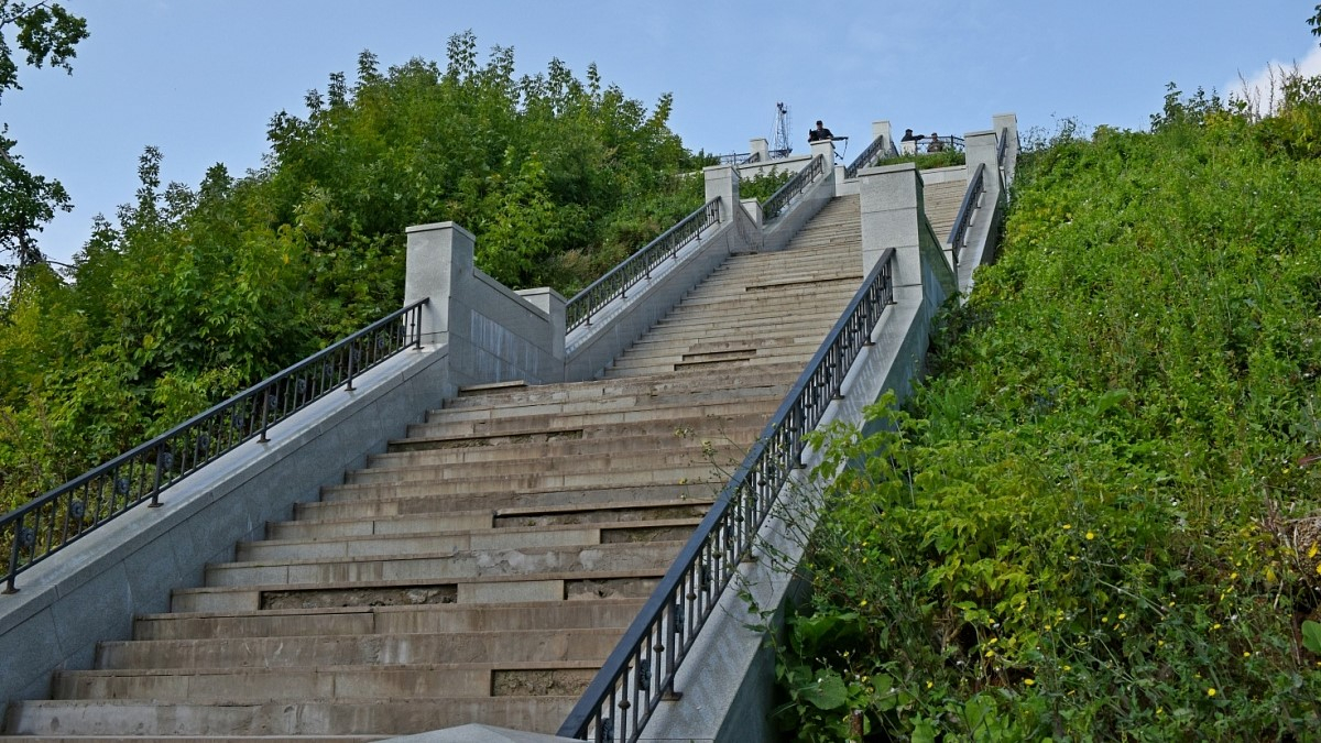 В Кирове планируют отремонтировать 12 лестниц