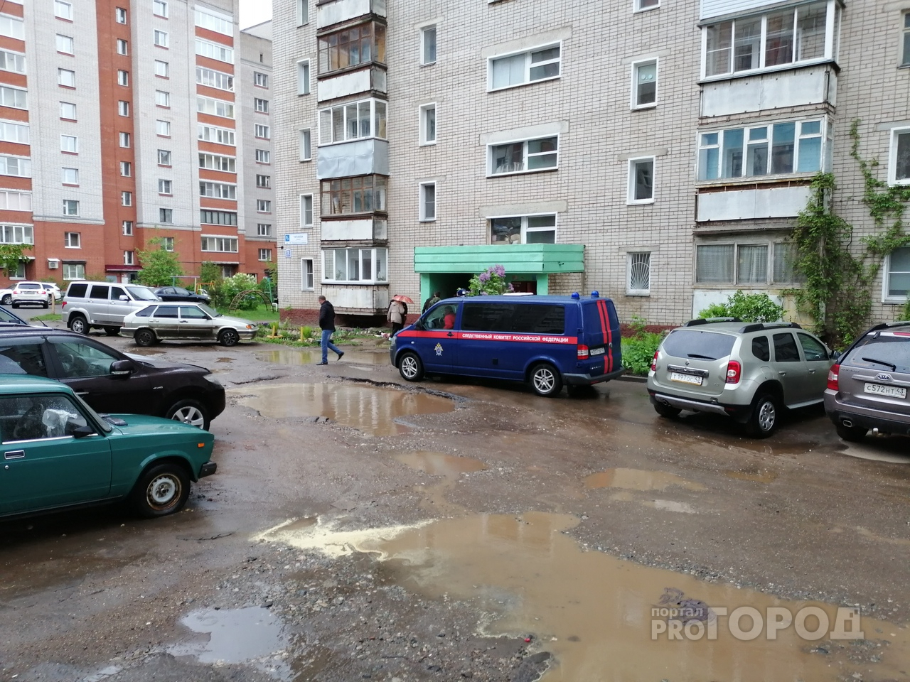 В Кирове нашли тело подростка во дворе жилого дома