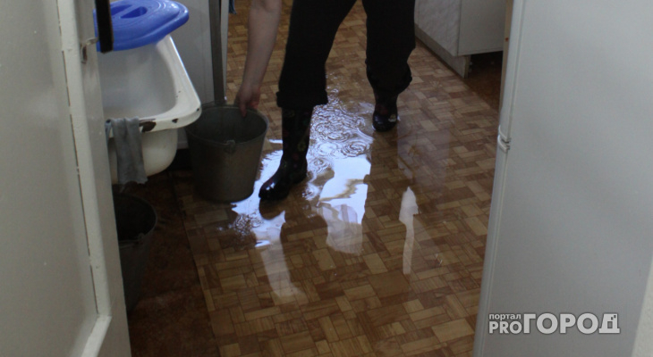 УК выплатила кировчанке более 130 тысяч рублей за затопленную квартиру