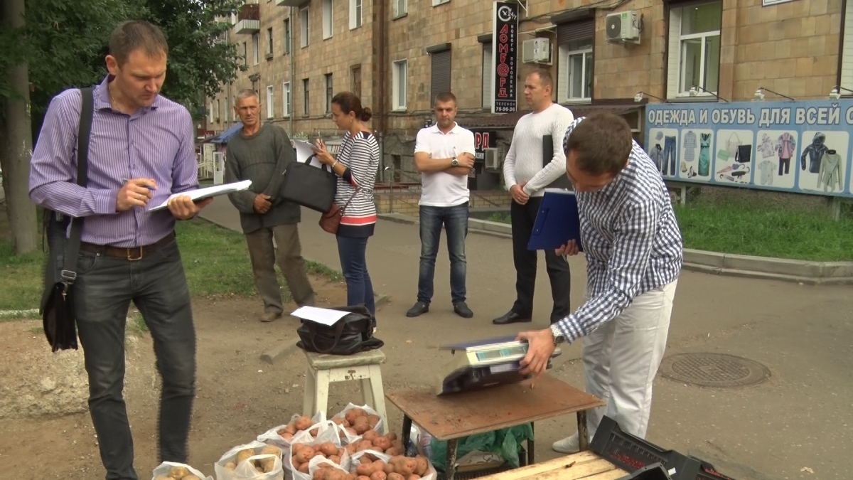 В Кирове чиновники будут отбирать товар у продавцов, чтобы бороться с несанкционированной торговлей