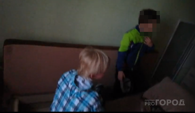 Появилось видео с места задержания незнакомца, который увел к себе домой двух мальчиков