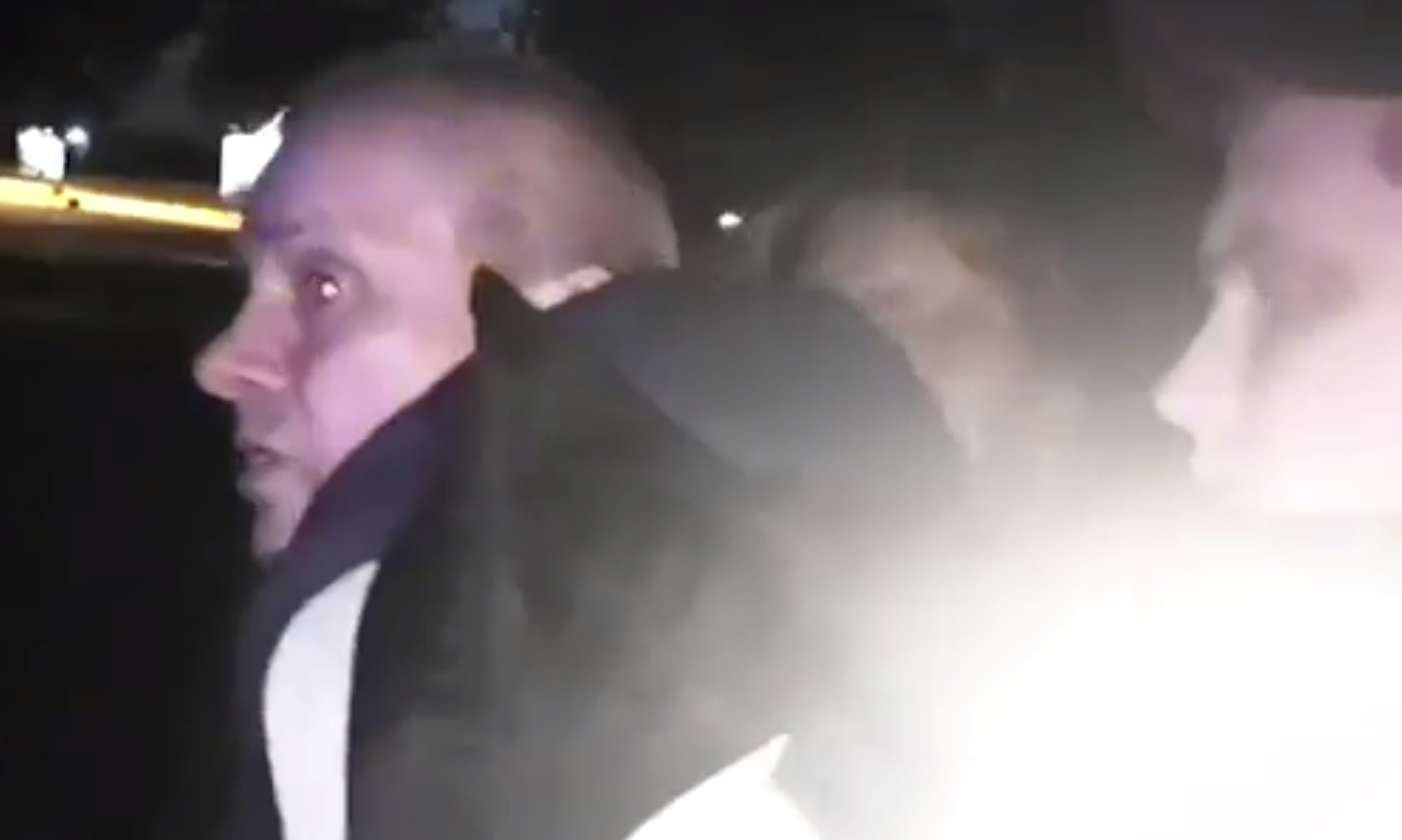 Пьяный пассажир такси устроил скандал из-за Rammstein