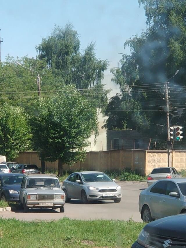 На территории НИИ Микробиологии в Кирове слышали хлопки и видели желтый дым
