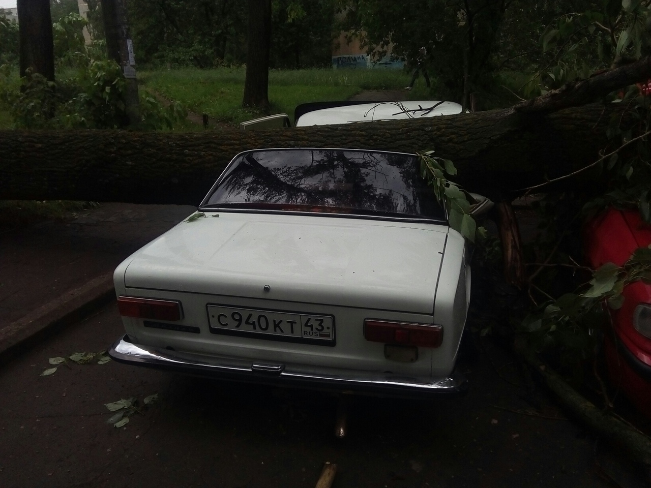 После урагана в Кирове вновь объявили метеопредупреждение