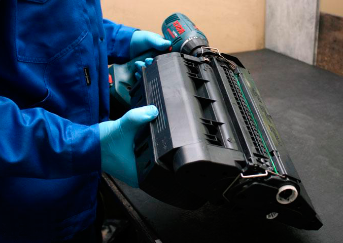 Хотите испортить себе жизнь? Заправьте картридж самостоятельно