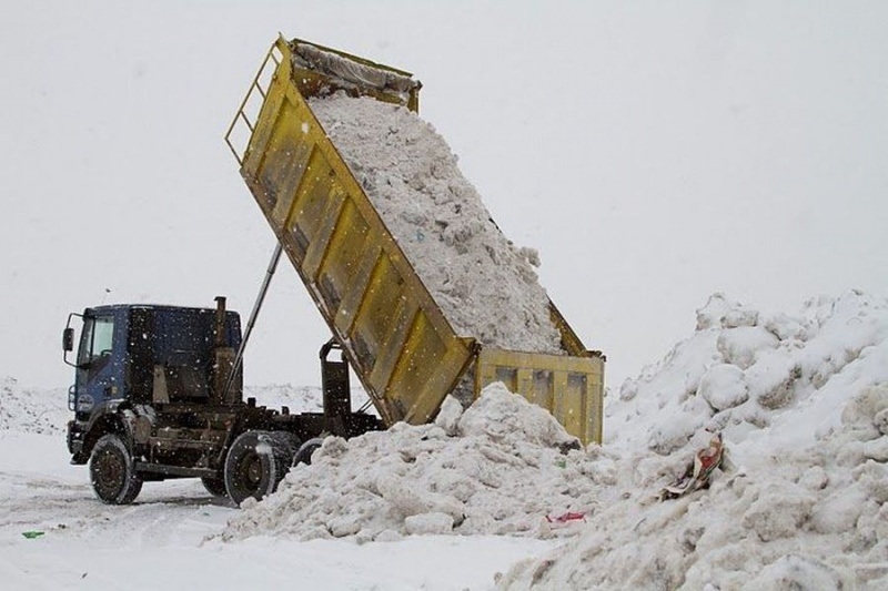 В Кирове на 12 тысяч оштрафовали виновника снежной свалки у реки Люльченки
