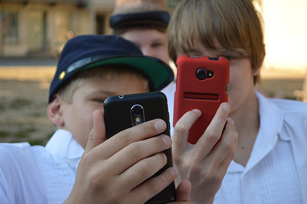 В школах хотят запретить мобильные телефоны