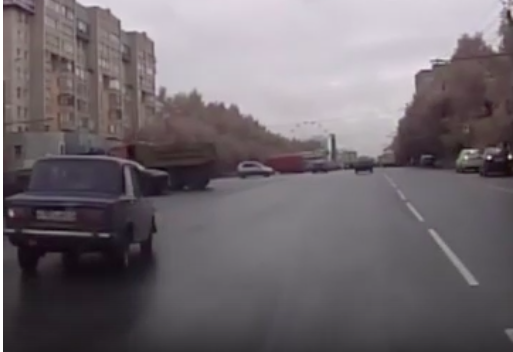 Пьяный водитель устроил гонку в Кирове: пешеходы чудом не пострадали