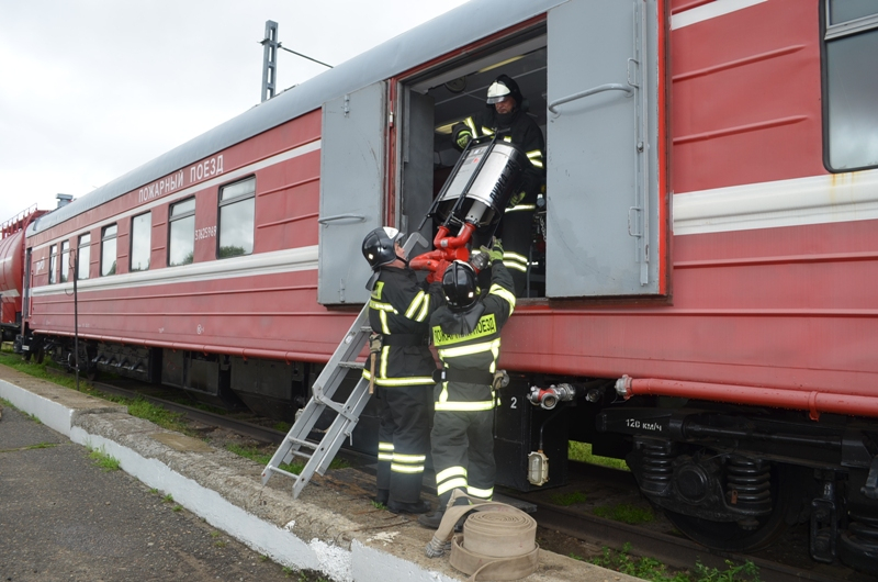 Пожарные поезда Кировской области привели в режим боевой готовности