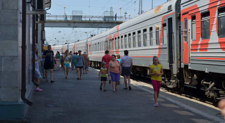 Из-за неполадок в Ростовской области задержали поезд "Адлер - Киров"