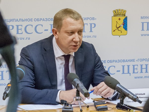 Экс-глава администрации дал показания в суде против Владимира Быкова