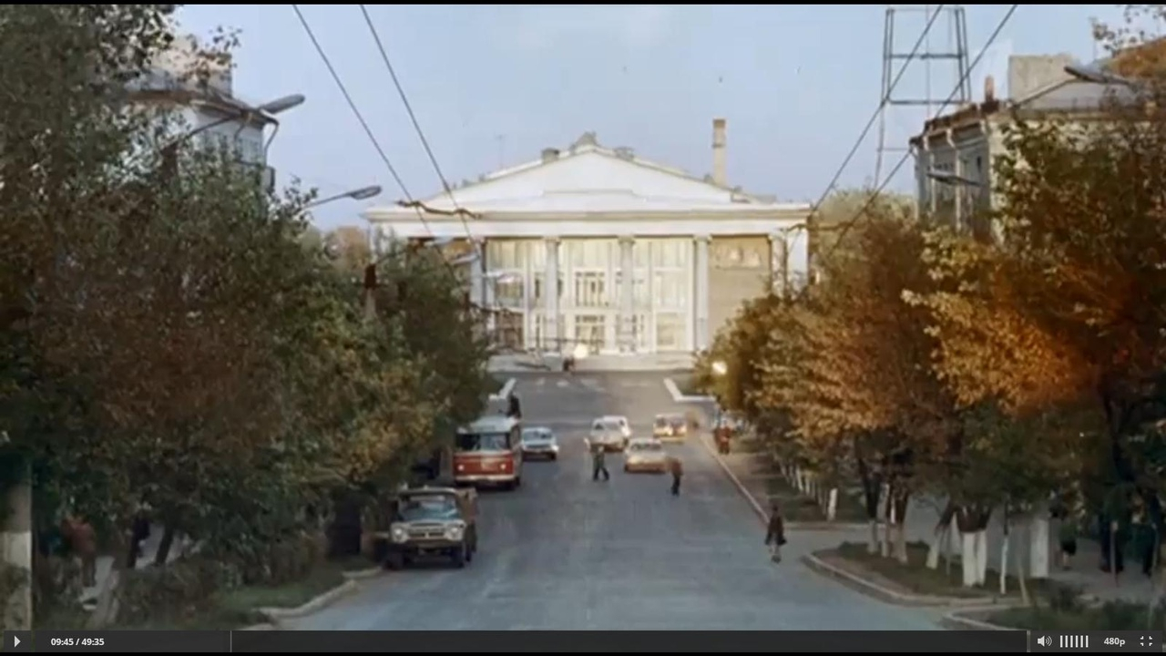 Режиссерам было лень: в сериале на Первом канале показали виды Кирова, снятые в 1975 году