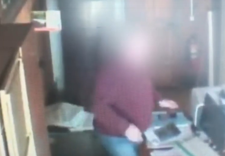 Видео: в Котельниче чиновника поймали на взятке
