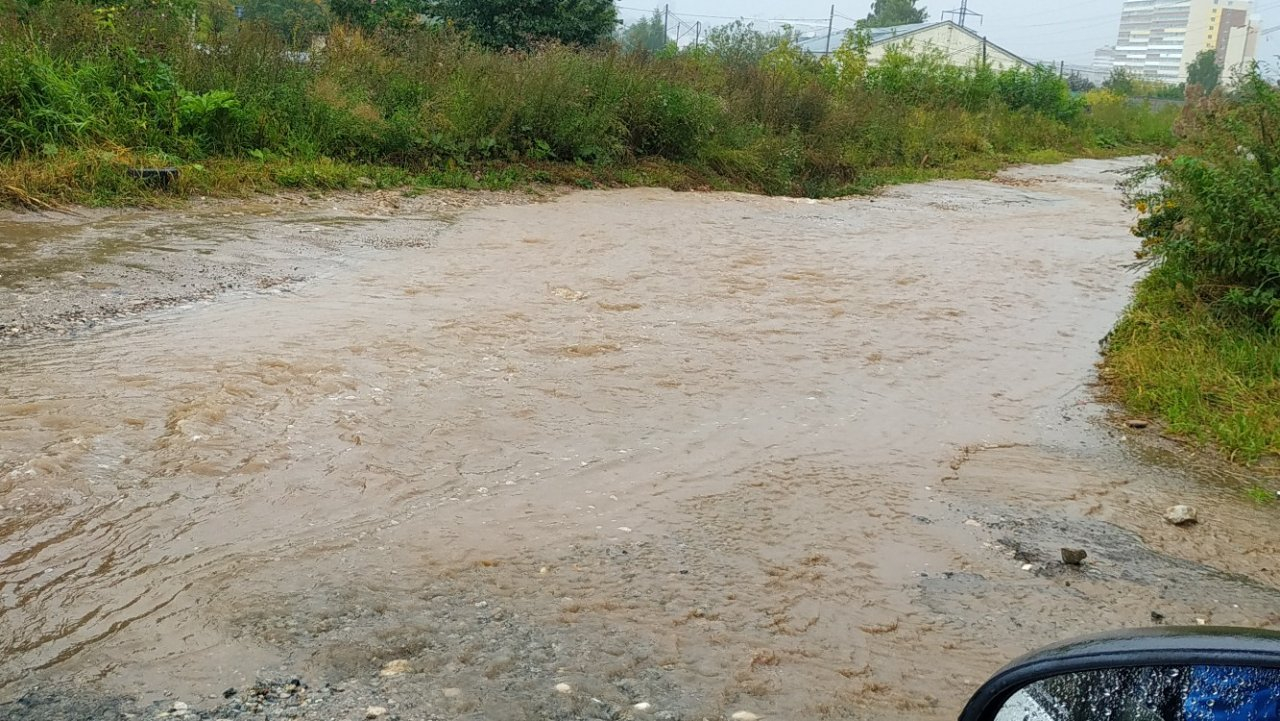 Фоторепортаж из соцсетей: в выходные Киров затопили дожди