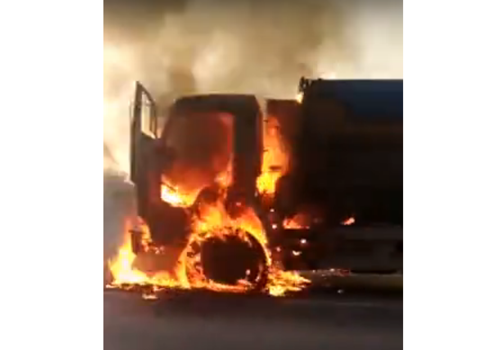 В Слободском районе во время движения загорелся грузовик