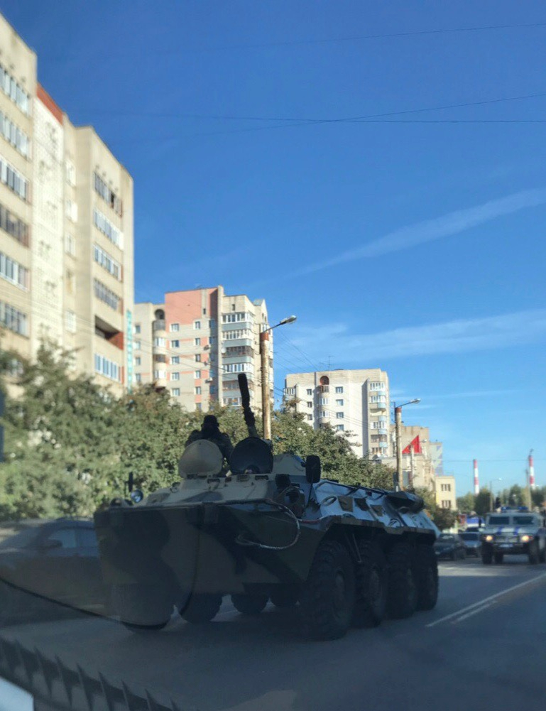 На кировских улицах заметили военную технику