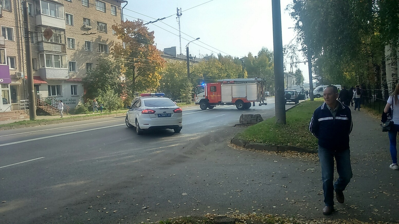 В Кирове перекрыли улицу Попова: на месте работают оперативные службы