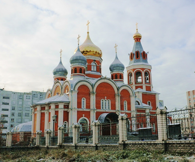 В Кирове собирают деньги на золочение малых куполов храма Пантелеимона