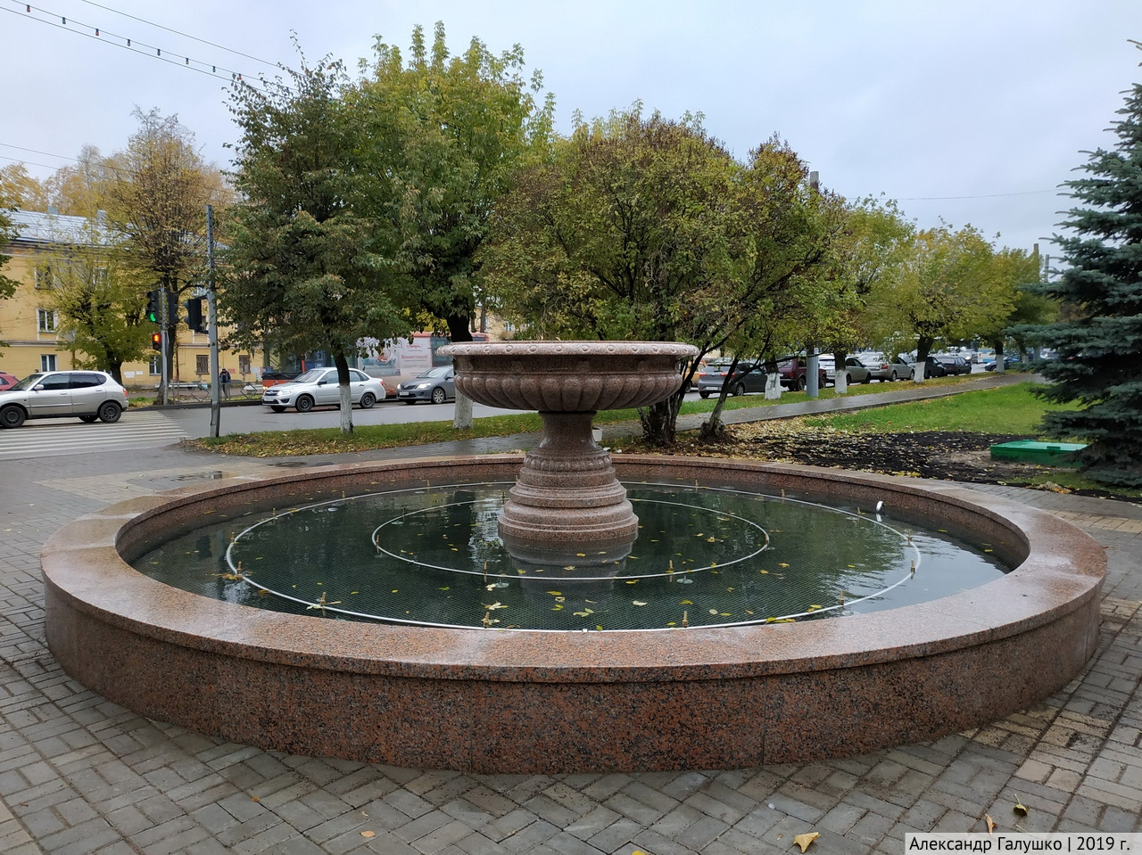 Фото дня: достроен новый фонтан у завода ОЦМ в Кирове