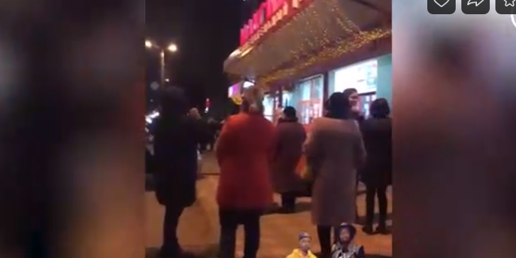 Вечером в Кирове эвакуировали персонал и посетителей крупного ТЦ