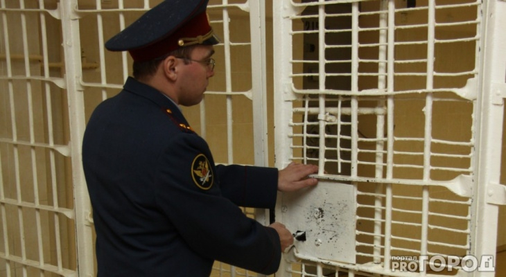 Заключенного колонии Кировской области доставили в Казань на засекреченный суд