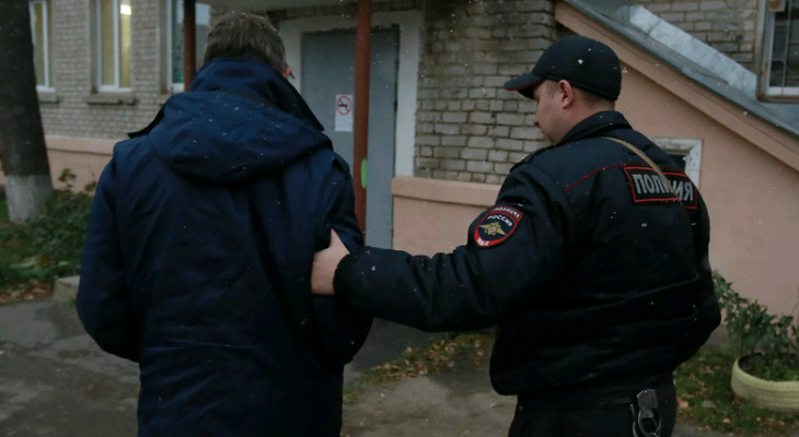Более 10 ножевых: в Кировской области мужчина пытался убить свою знакомую