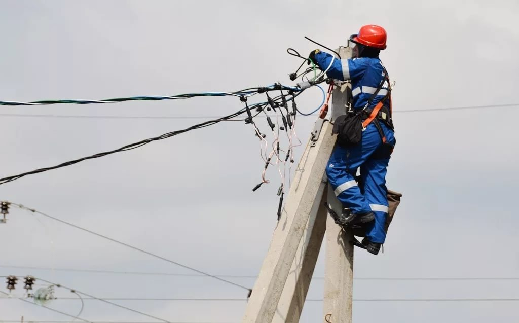 В Кирове частично восстановили подачу электричества, которое пропало из-за погоды
