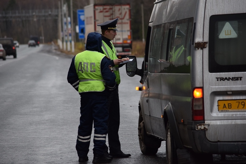 139 нелегалов: в Кировской области проверили водителей автобусов и такси