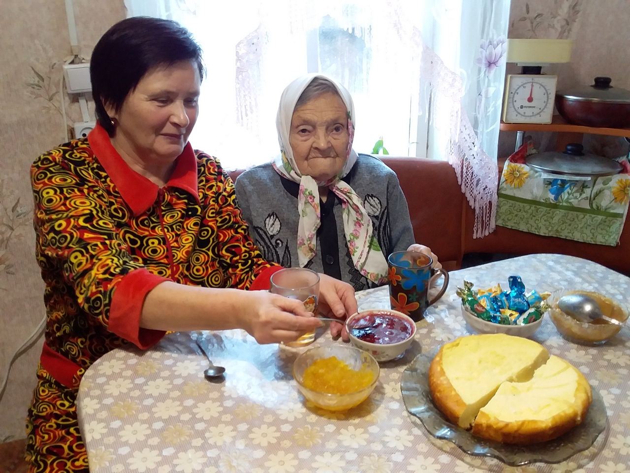 В Кировской области 95 семей стали приемными для пенсионеров