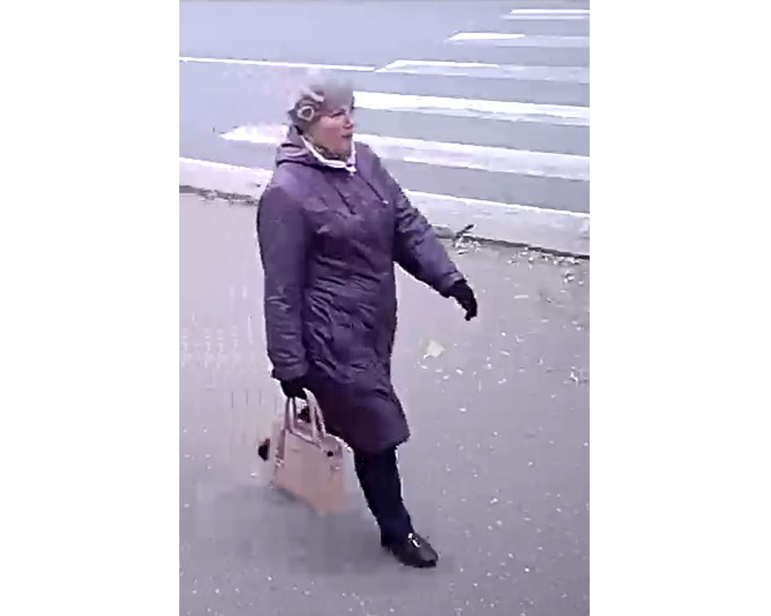 В Кирове разыскивают мошенницу, которая крадет деньги, представляясь родственницей