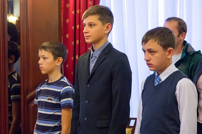 В Кирове наградили трех детей-героев, которые спасли своих друзей от смерти
