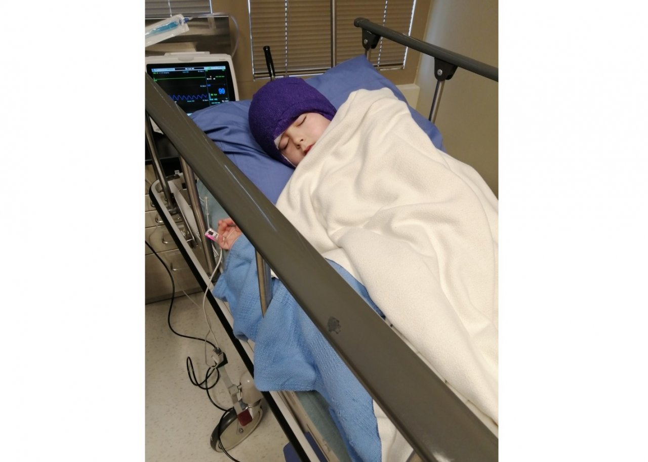 "Увидев новое ушко сына, не смогла сдержать слез": мальчику из Пижанки сделали операцию в Калифорнии