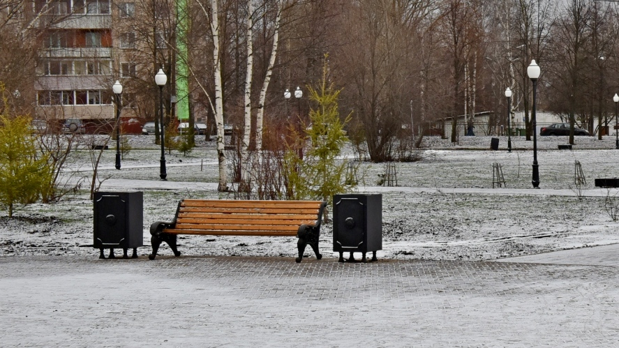 В Кирове впервые на зиму не уберут скамейки и урны с улицы